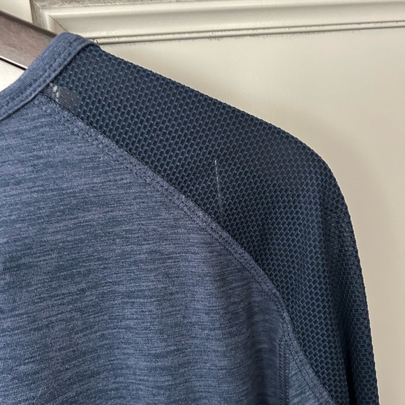 Reebok Gray Performance Top - Picture 5 of 6